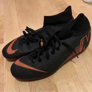 Men's Nike Cleats - size 10